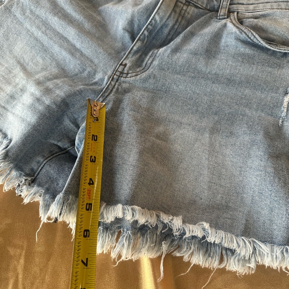 Kut from the Kloth Light Blue Frayed Jean Shorts - Picture 3 of 7